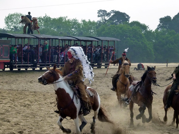 http://www.monblogdemaman.com/wp-content/uploads/2012/05/mer-de-sable-train.jpg
